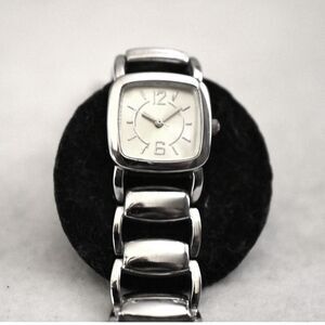 Vintage Silver On Silver Tone Link Bracelet Band New Battery Fashion Watch